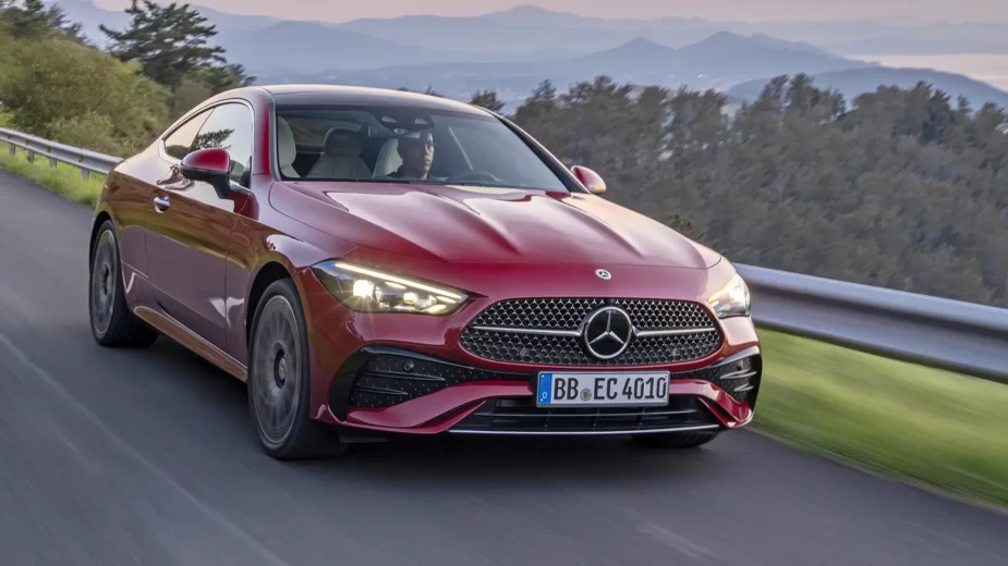 Mercedes-Benz CLE Coupe, na estrada, frente