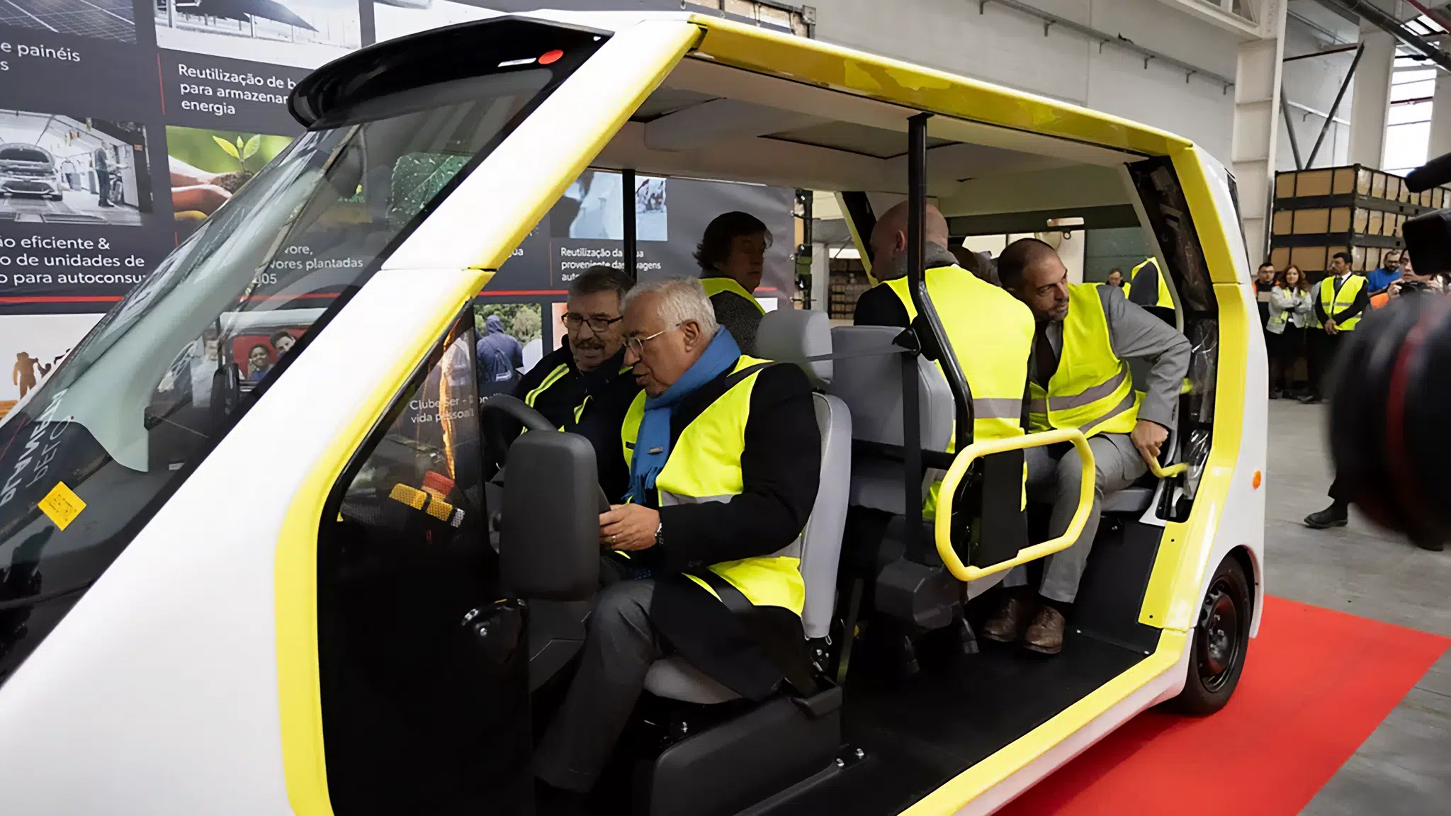 António Costa ao volante do Toyota APM em Ovar