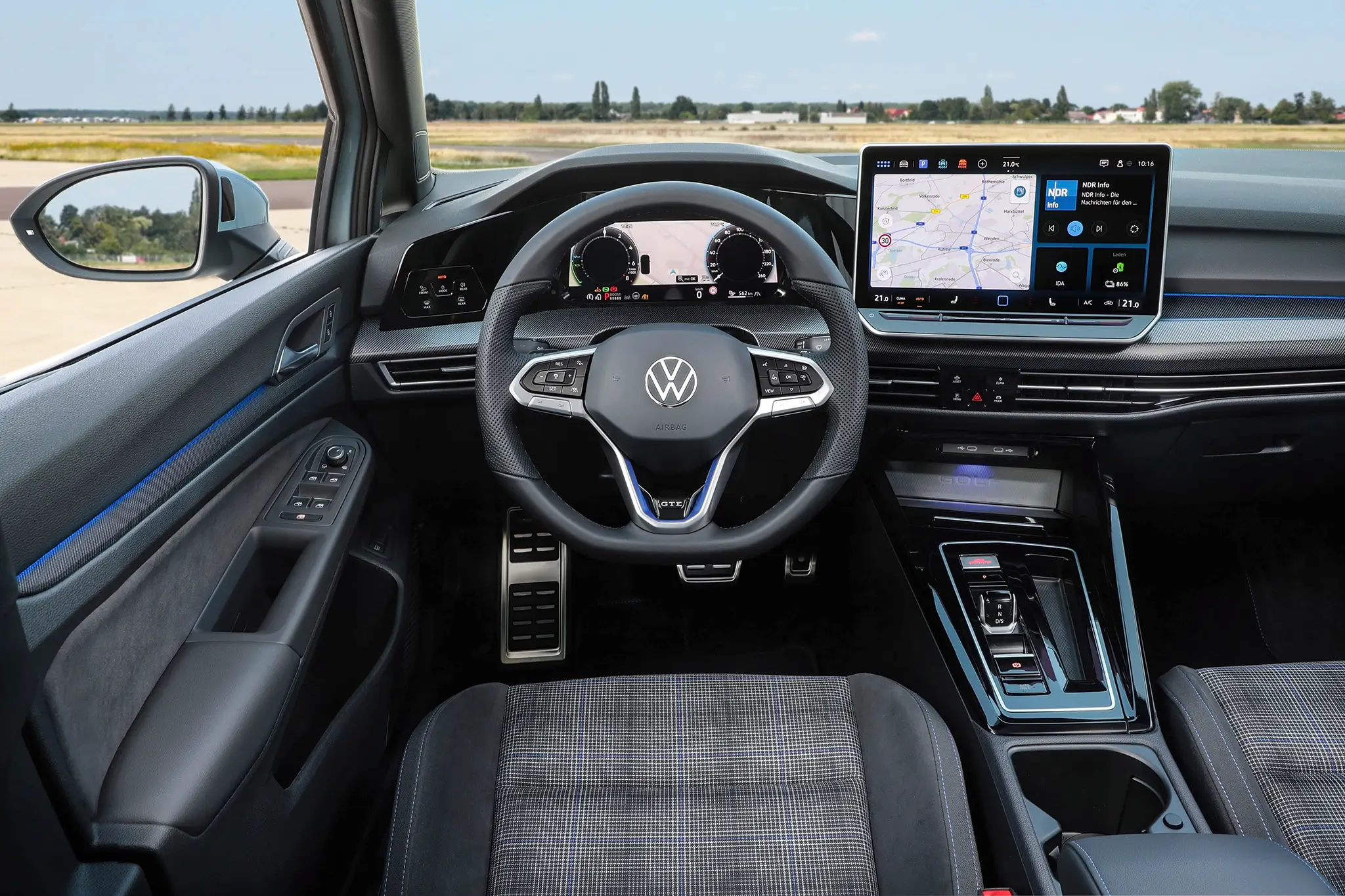 Volkswagen Golf 2024 - Interior do GTE