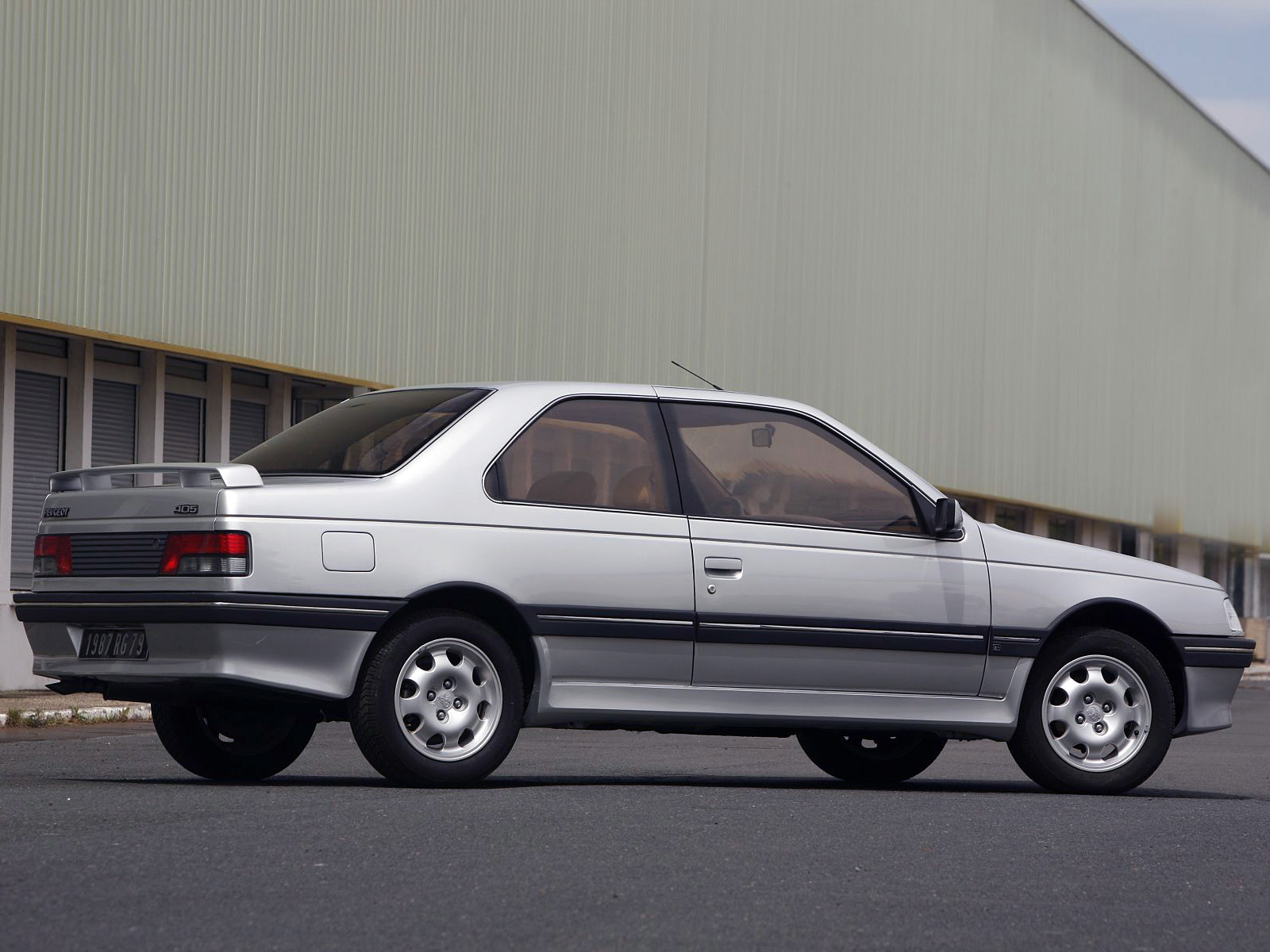 Peugeot 405 Coupé da Heuliez, traseira 3/4