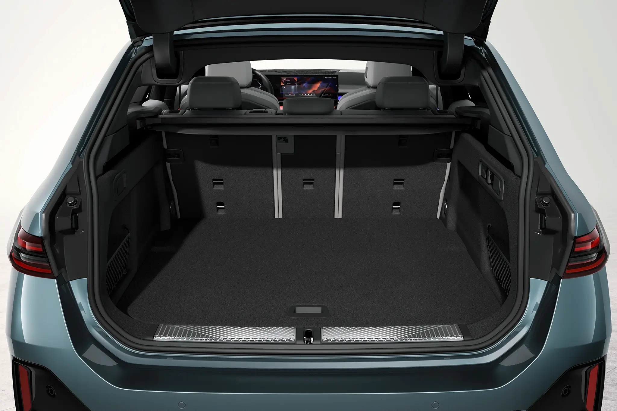 BMW i5 Touring - bagageira