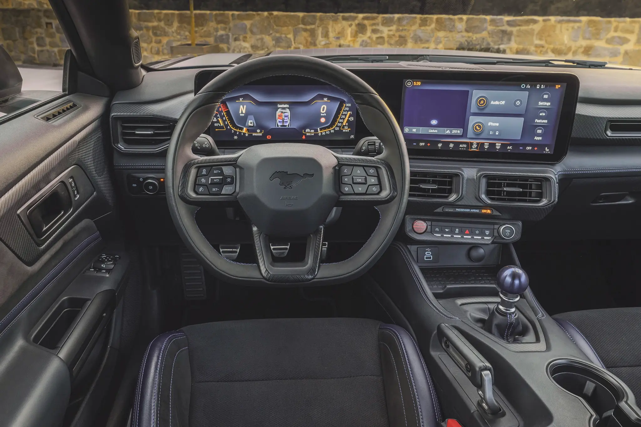 Ford Mustang Dark Horse - interior