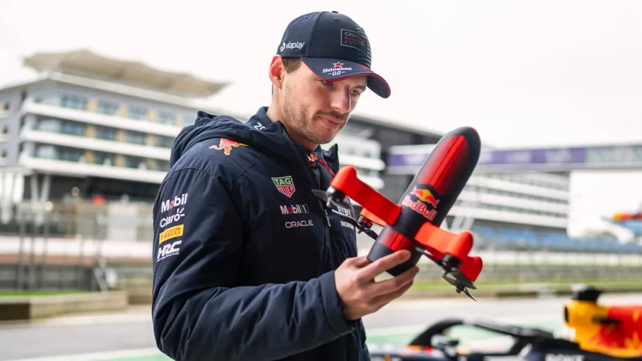 Red Bull F1 Drone Max Verstappen - max e drone