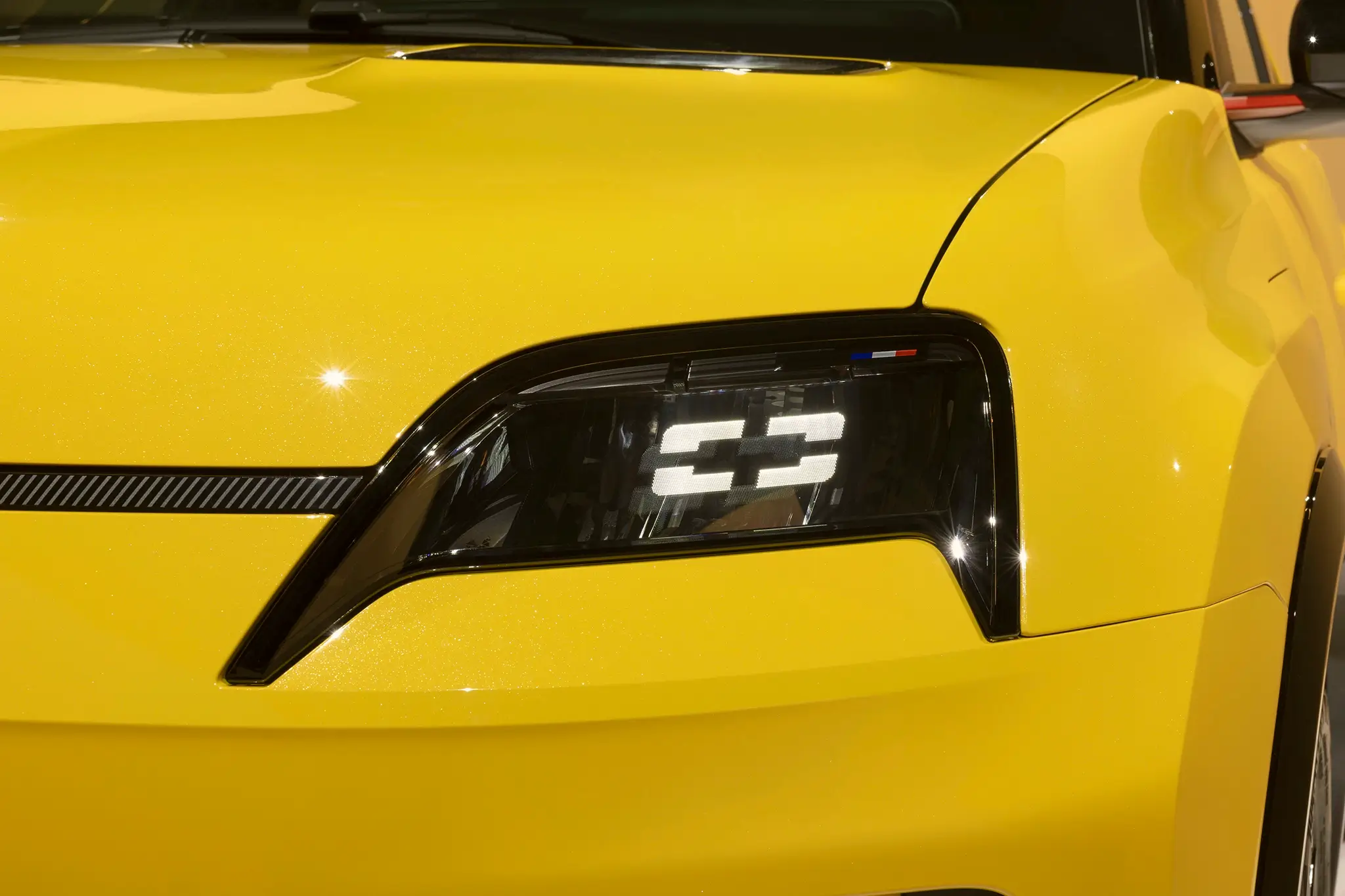 Renault 5 E-Tech - ótica dianteira