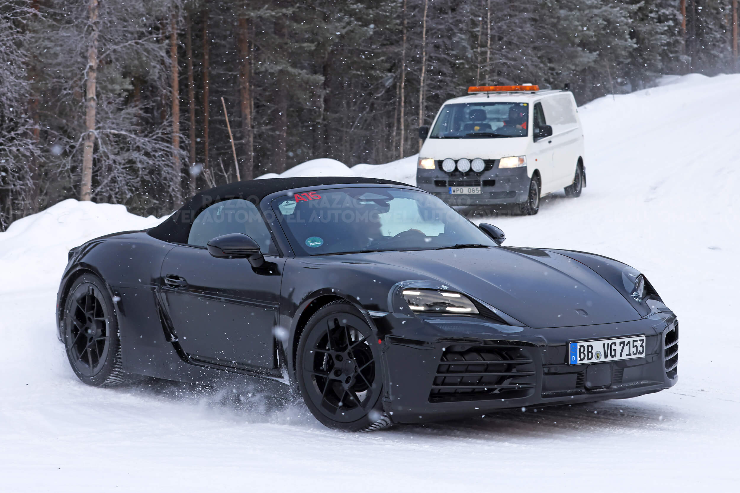 foto-espia Porsche 718 Boxster elétrico, frente 3/4