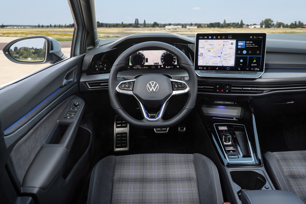 Interior do novo Volkswagen Golf 2024