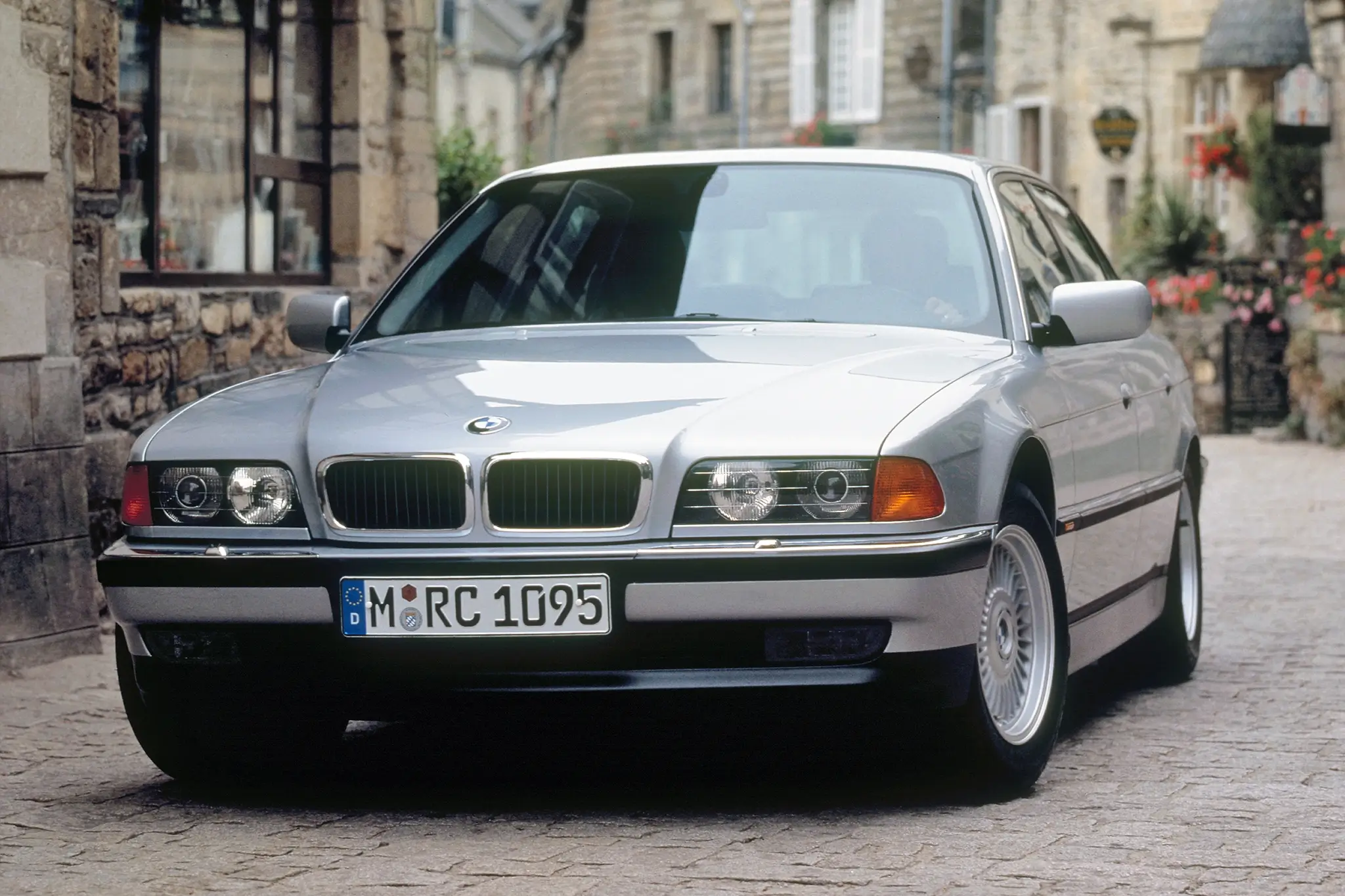 BMW Série 7 - frente