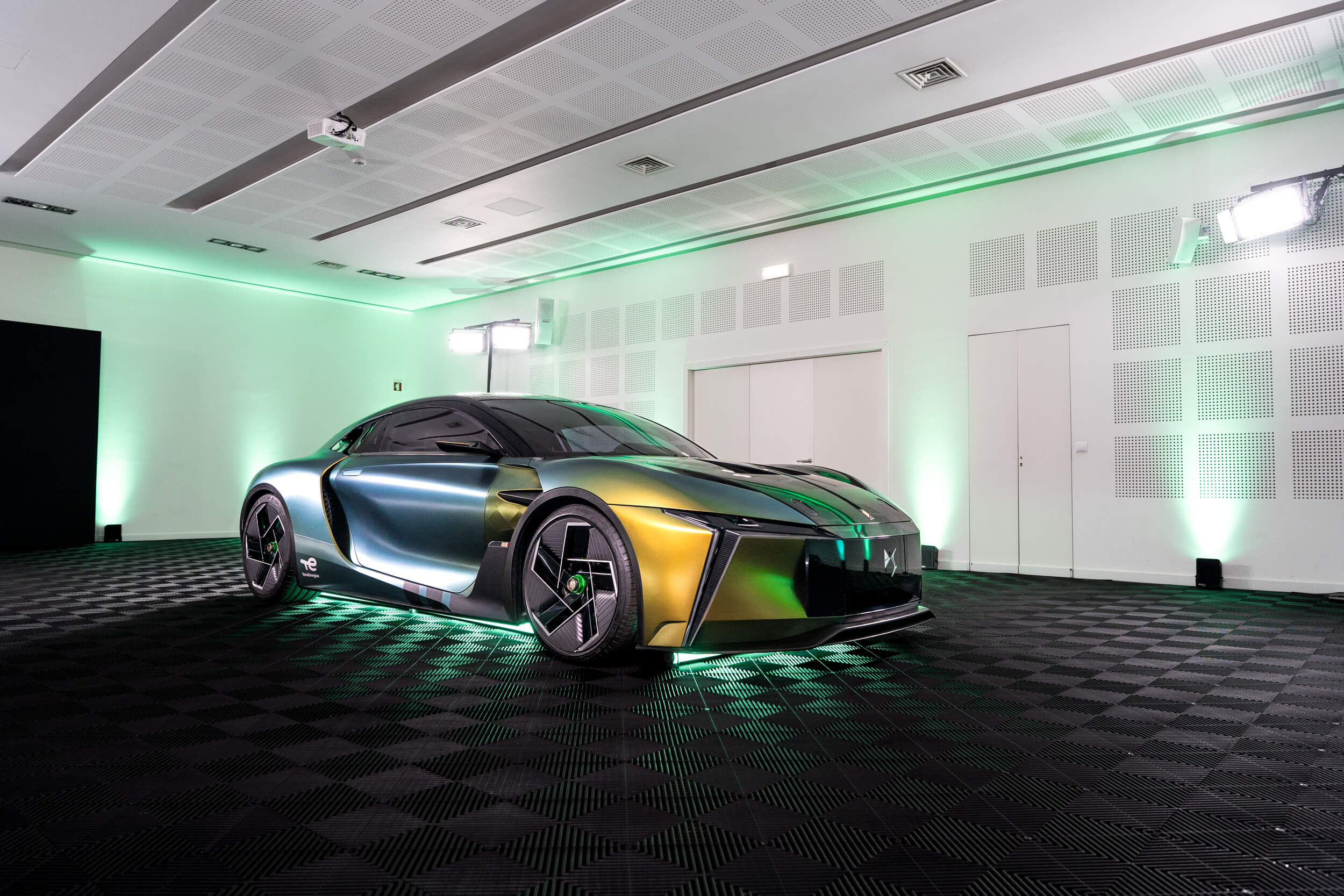 DS E-Tense Performance - 3/4 de frente