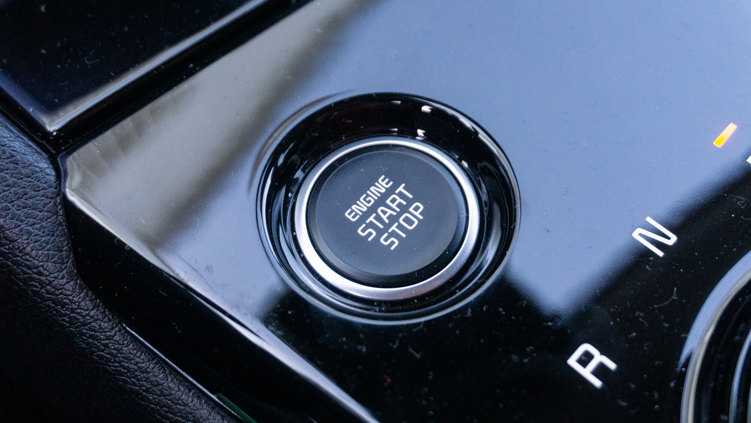 Kia Sportage PHEV - botão para ligar e desligar o motor