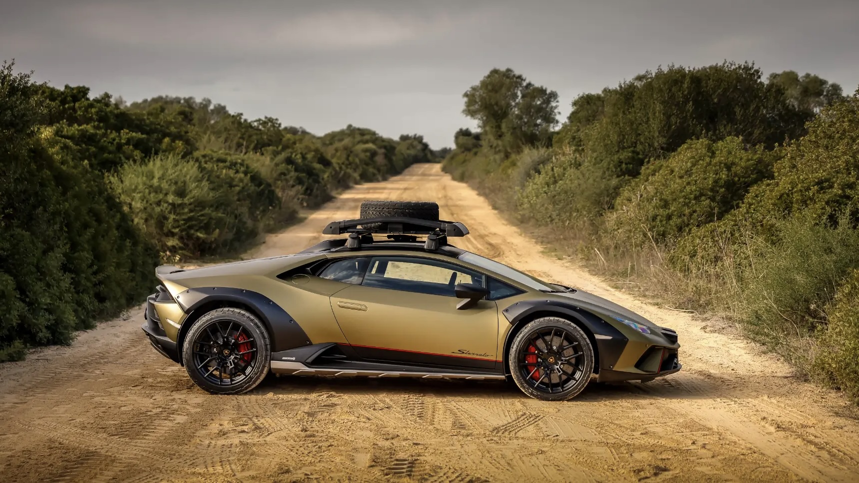 Lamborghini Huracán Sterrato lateral