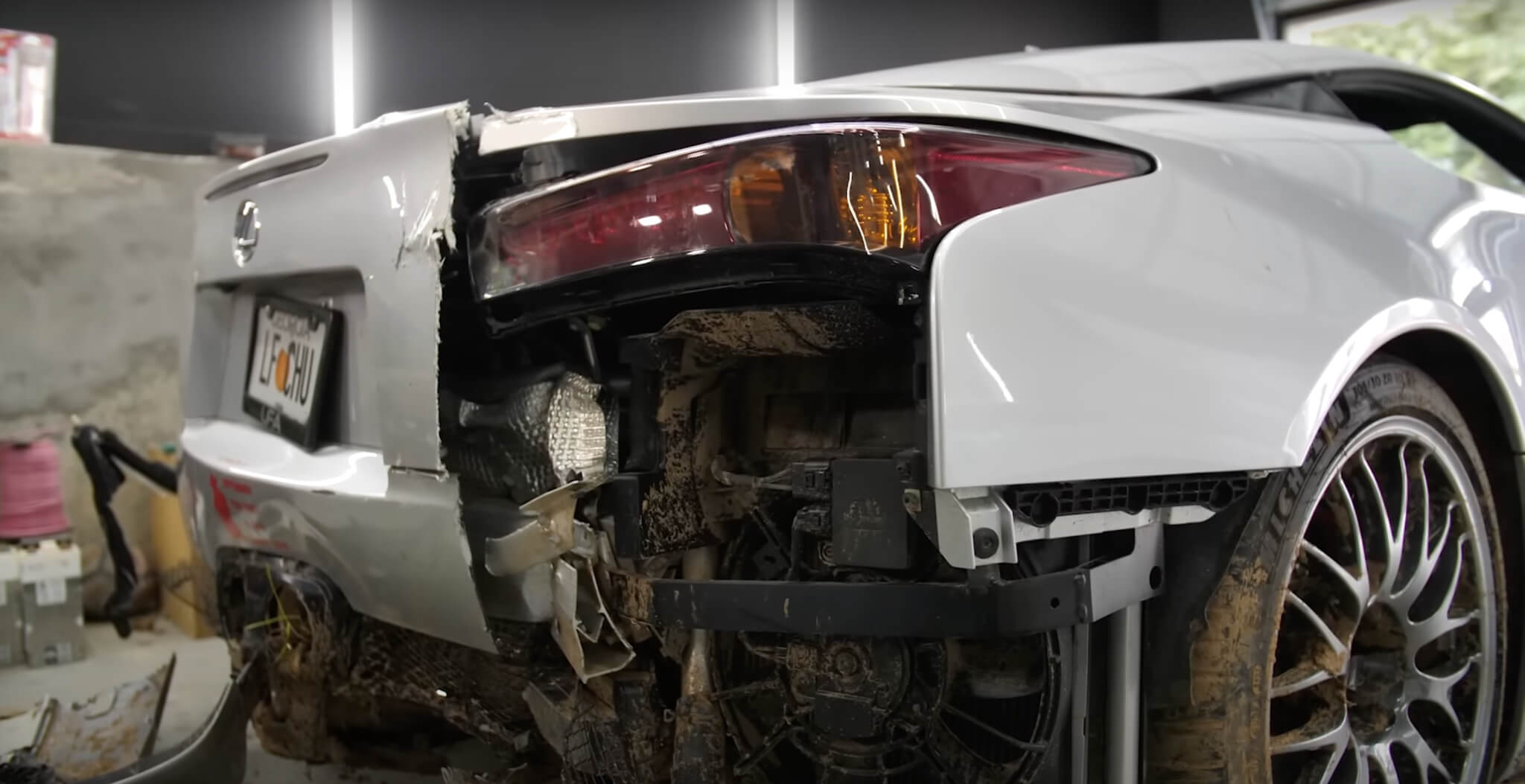 Lexus LFA destruído acidente