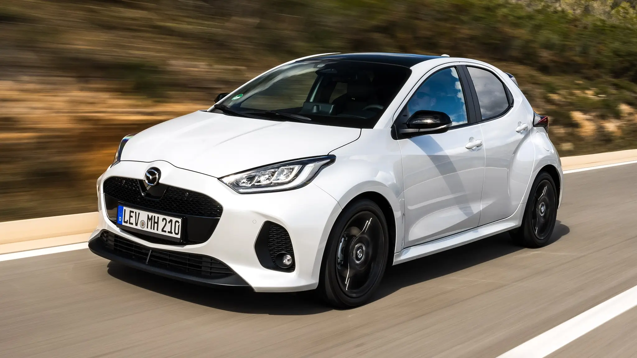 Mazda2 Hybrid 2024 está mais Mazda. Todos os preços