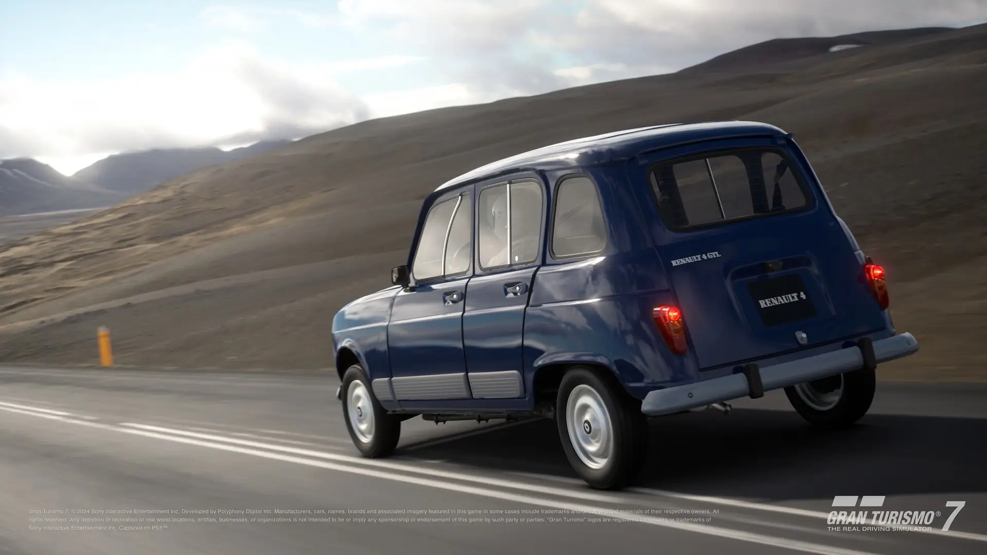 Renault 4 GTL no GT7 - 3/4 de traseira