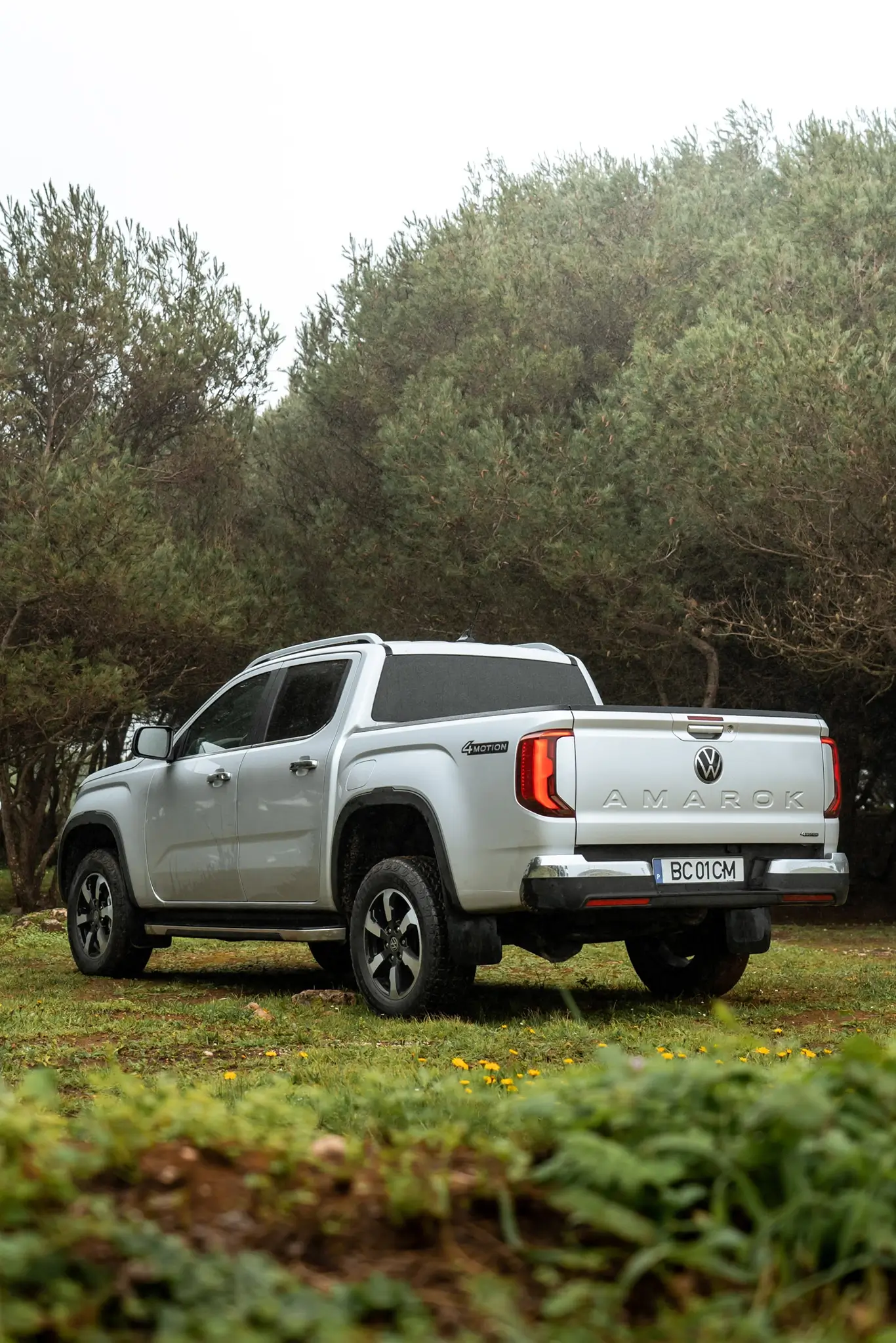 Volkswagen Amarok - 3/4 de traseira ao baixo