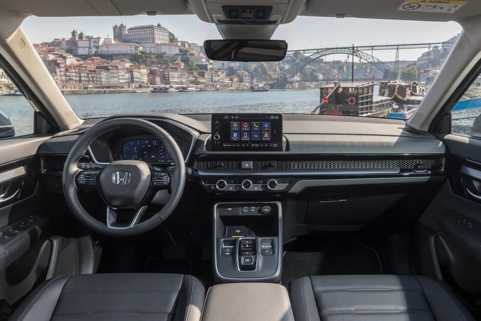 Honda CR-V Hybrid interior