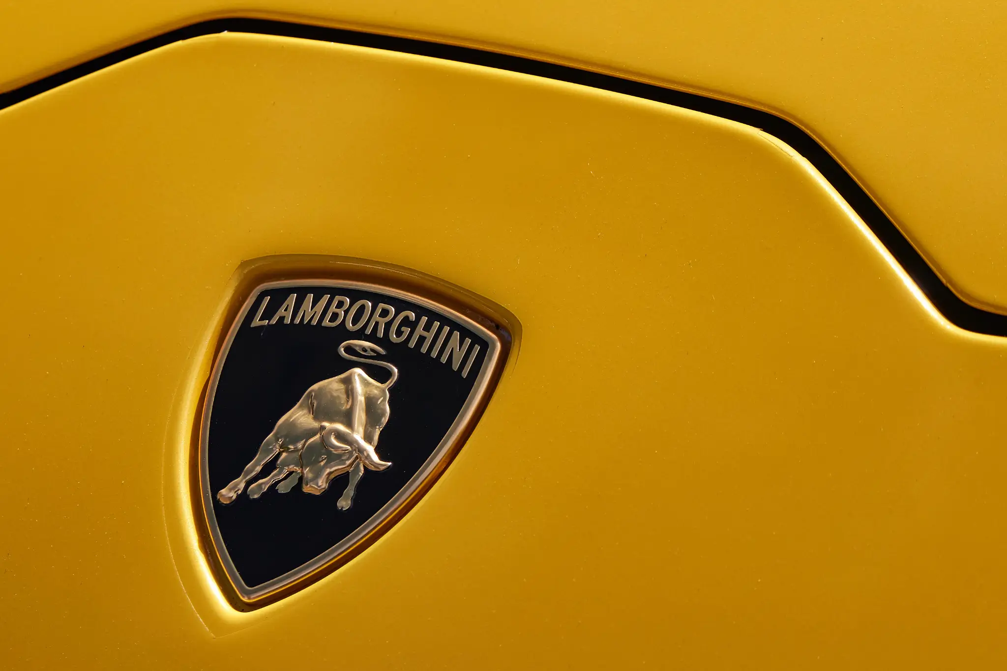logótipo da Lamborghini no Huracán