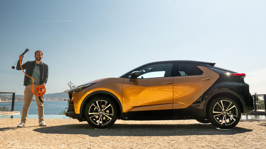 toyota c-hr phev