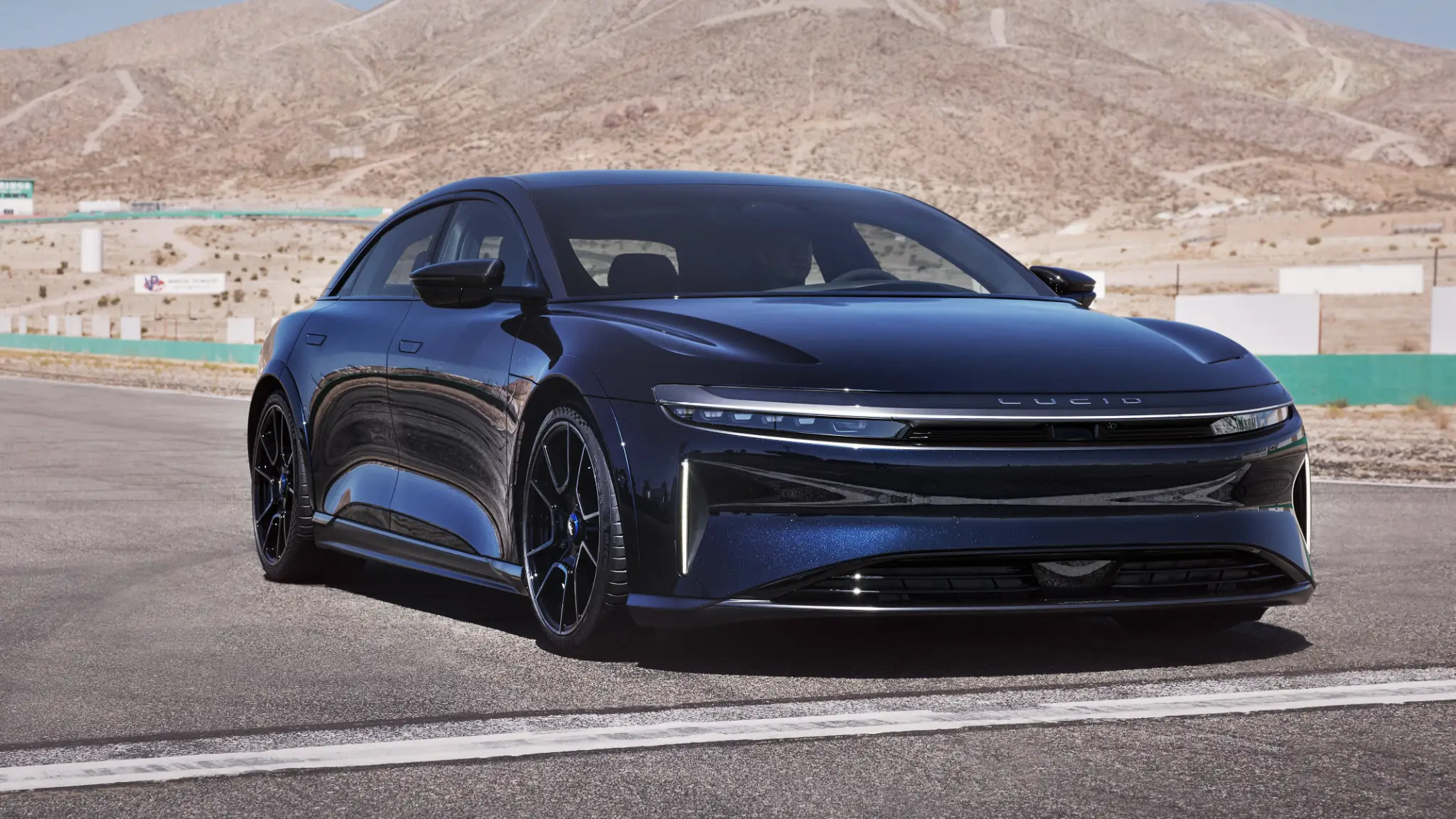 Lucid Air Sapphire dianteira 3/4