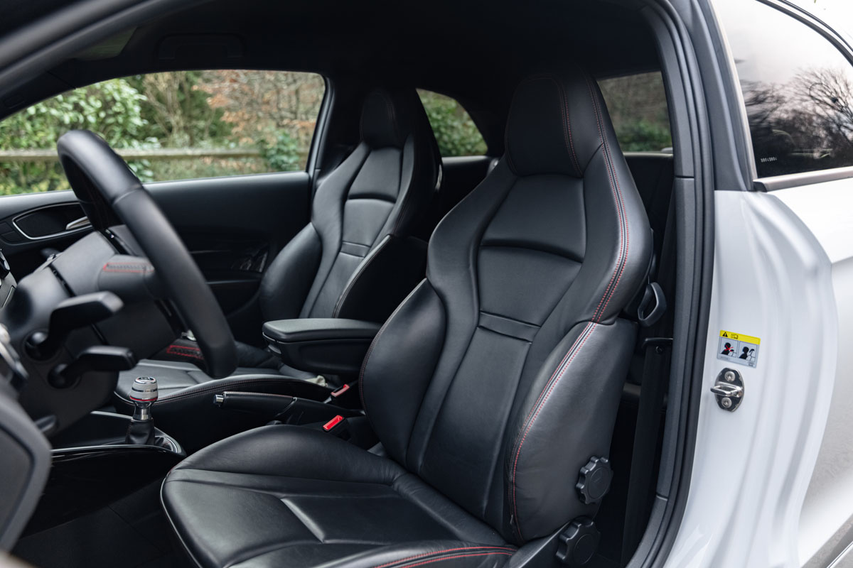 Audi A1 quattro - assentos