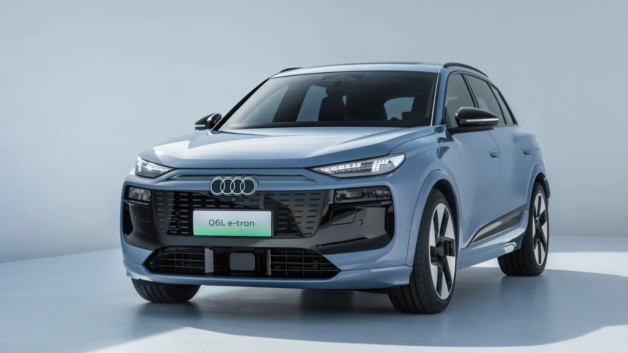 Audi Q6L etron