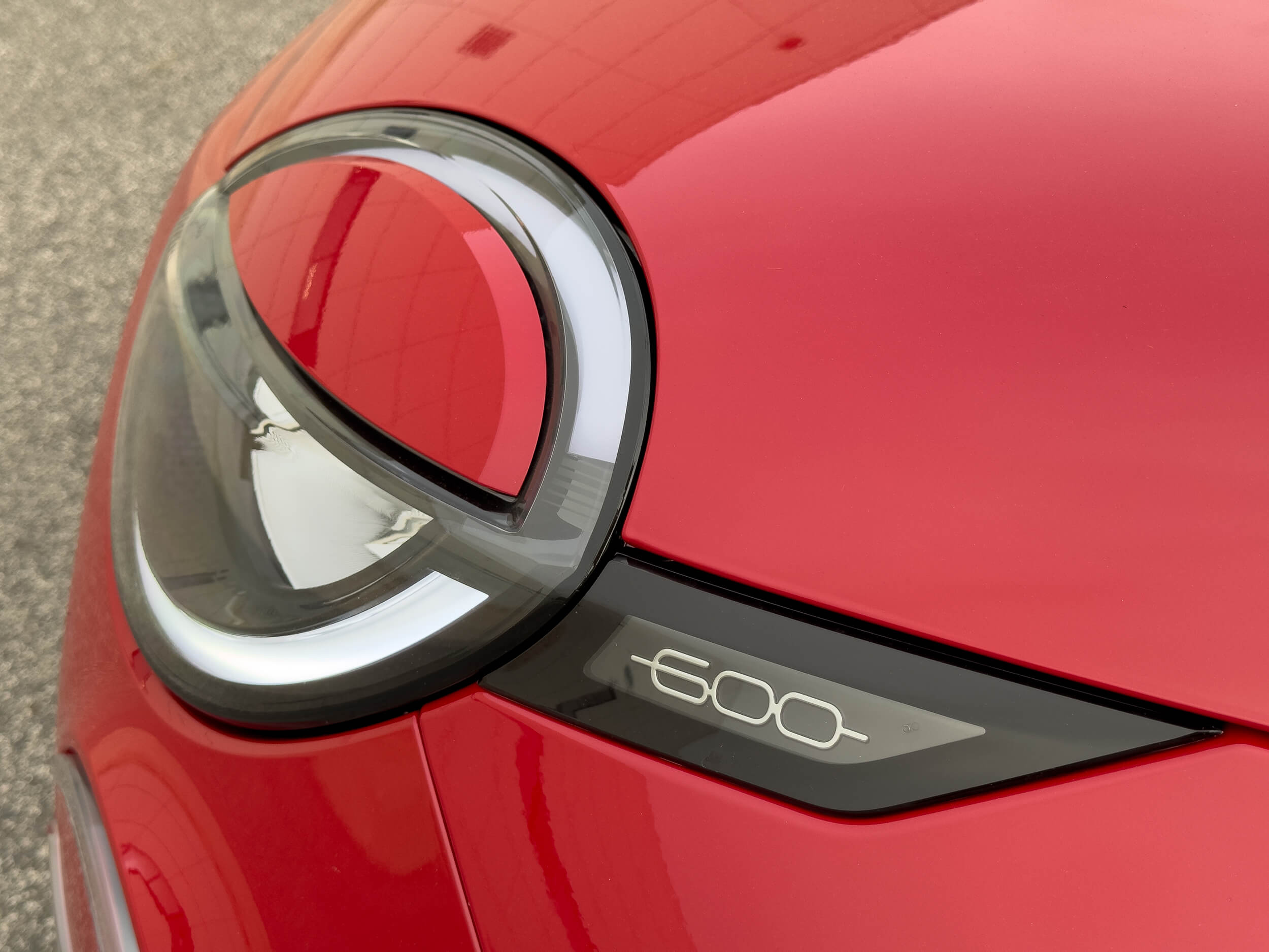 Ensaio Fiat 600e RED - ótica dianteira