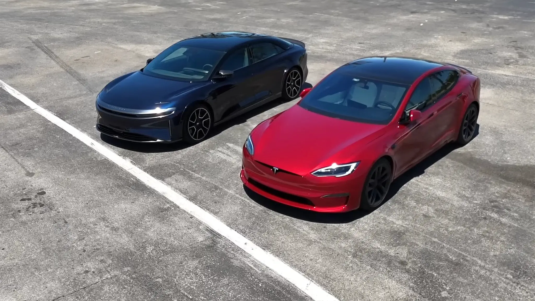 Drag Race - Lucid vs Tesla - lado-a-lado