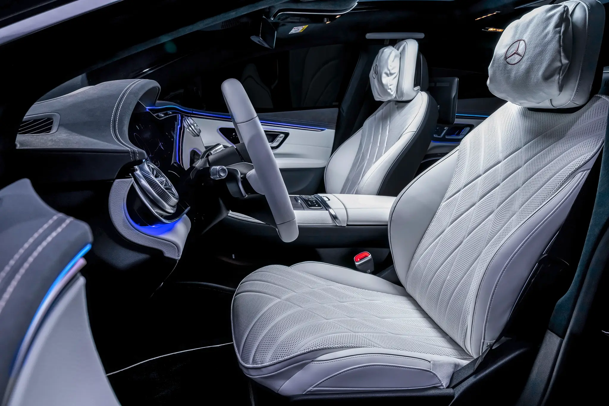 Mercedes EQS 2024 - assentos da frente