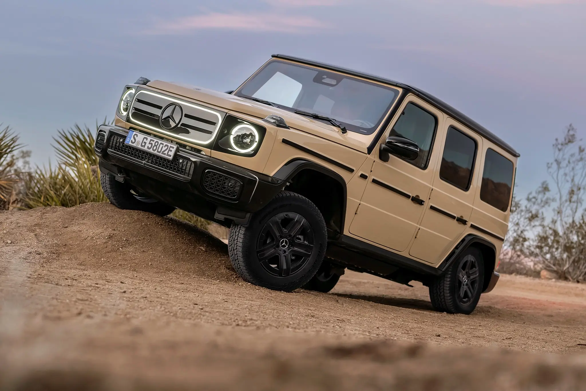 Mercedes-Benz G 580 EQ - 3/4 de frente