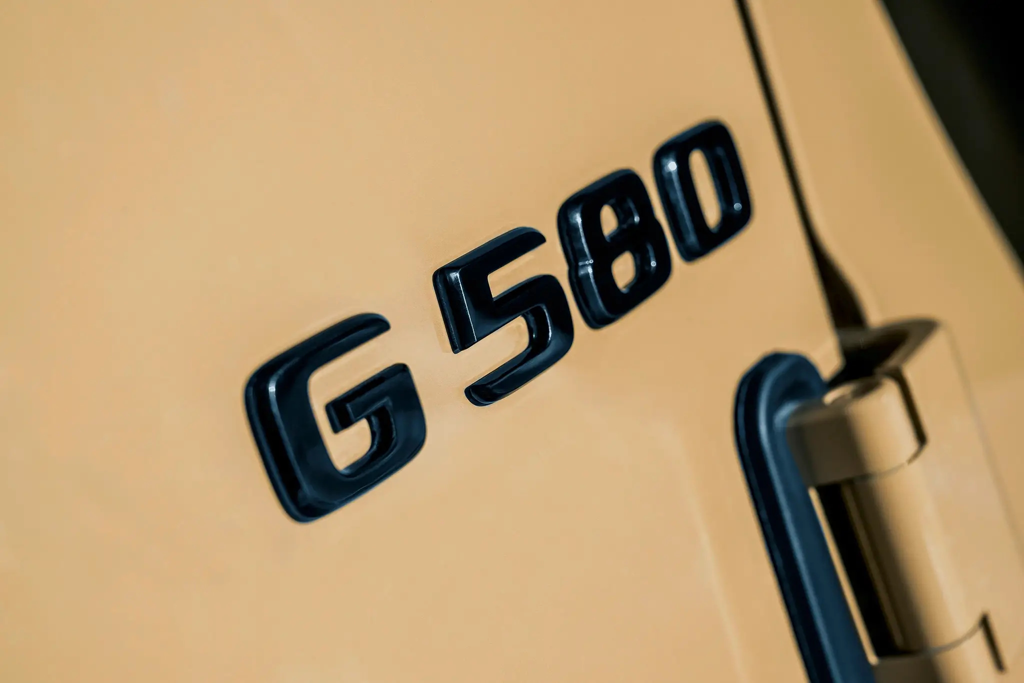 Mercedes-Benz G 580 EQ - logótipo da versão