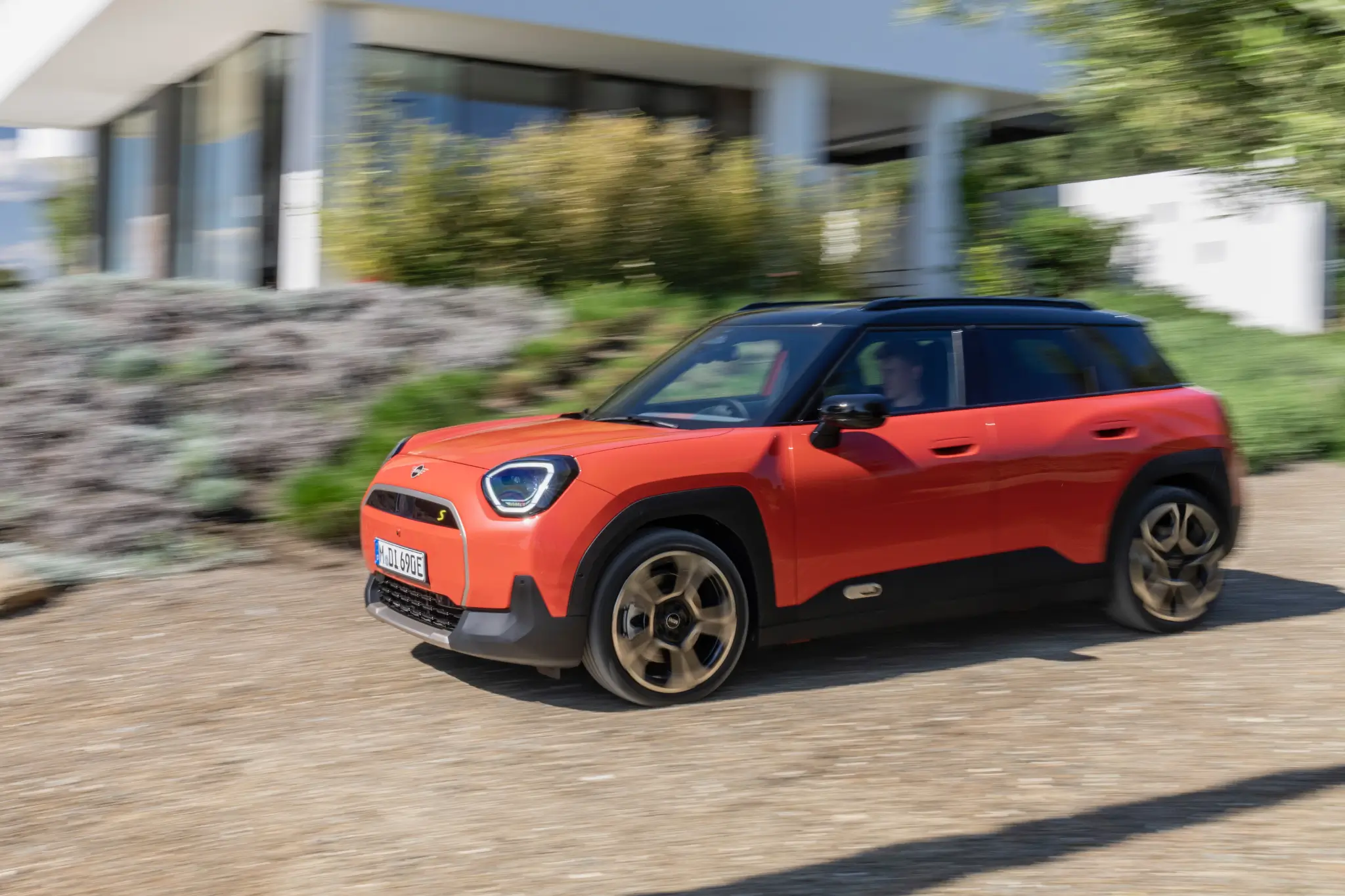 MINI Aceman, perfil