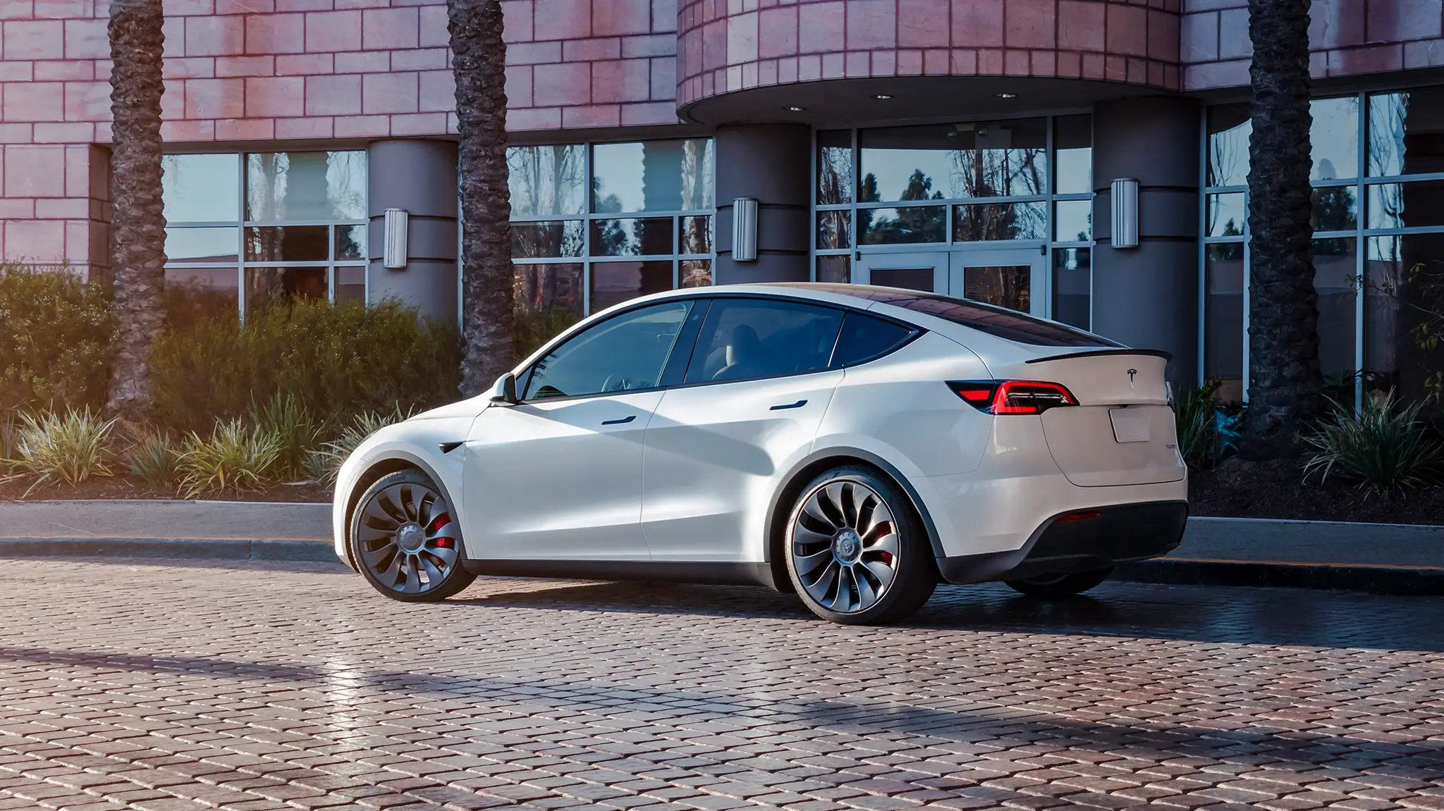 Tesla Model Y - 3/4 de traseira