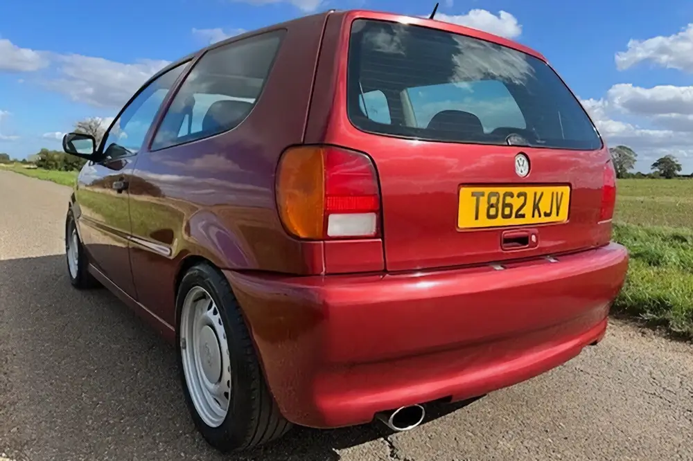 Volkswagen Polo VR6 - 3/4 de traseira