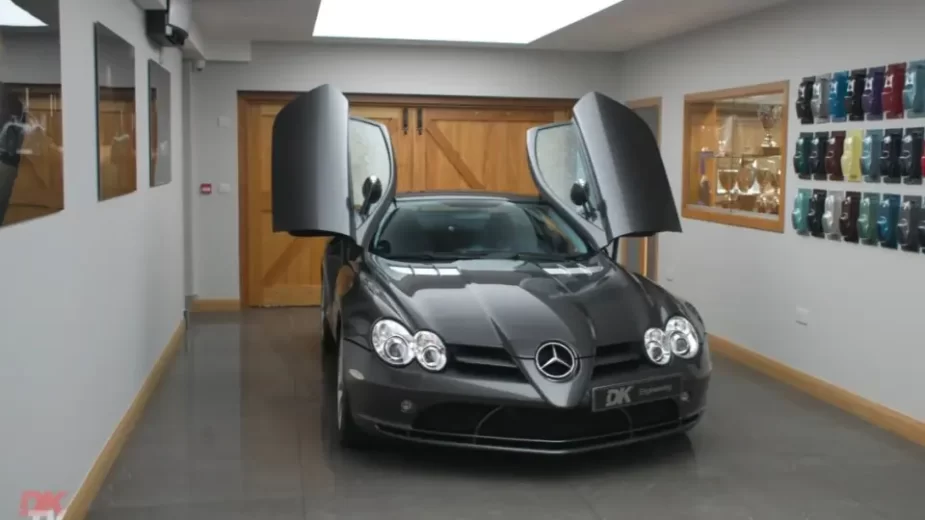 Mercedes-Benz SLR McLaren, portas abertas, frente