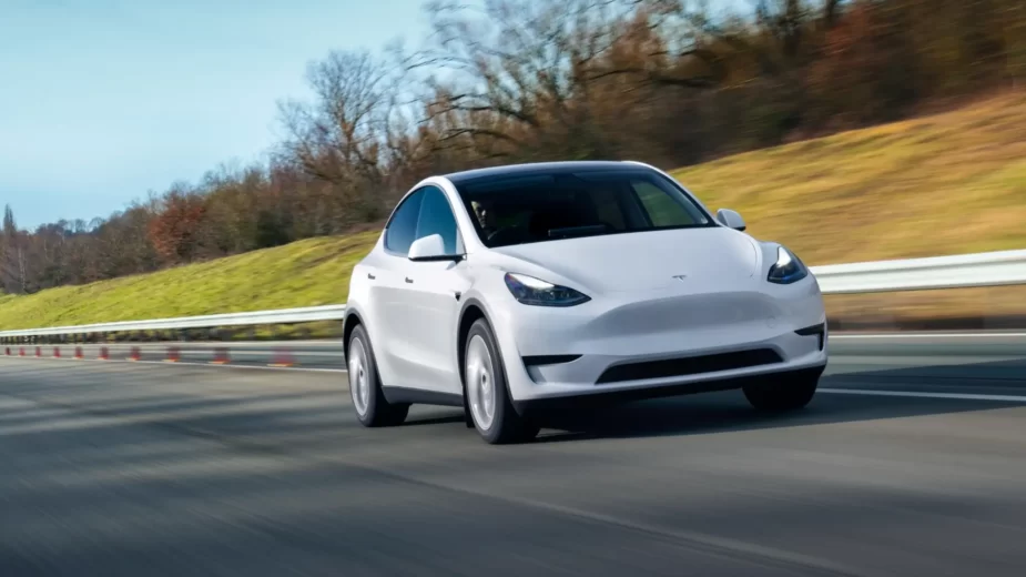 Tesla Model Y frente 3/4