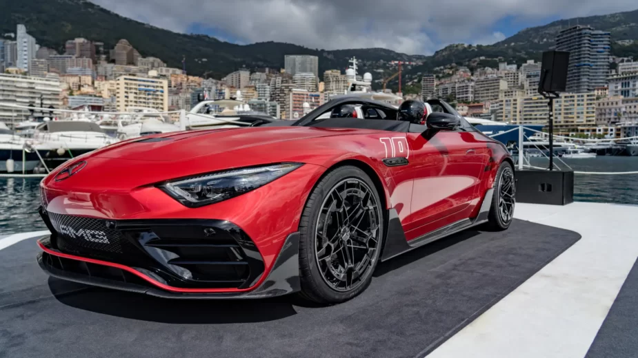 Mercedes-AMG PureSpeed dianteira 3/4