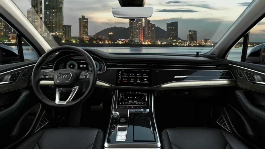Audi Q8e Q7 TFSIe quattro interior