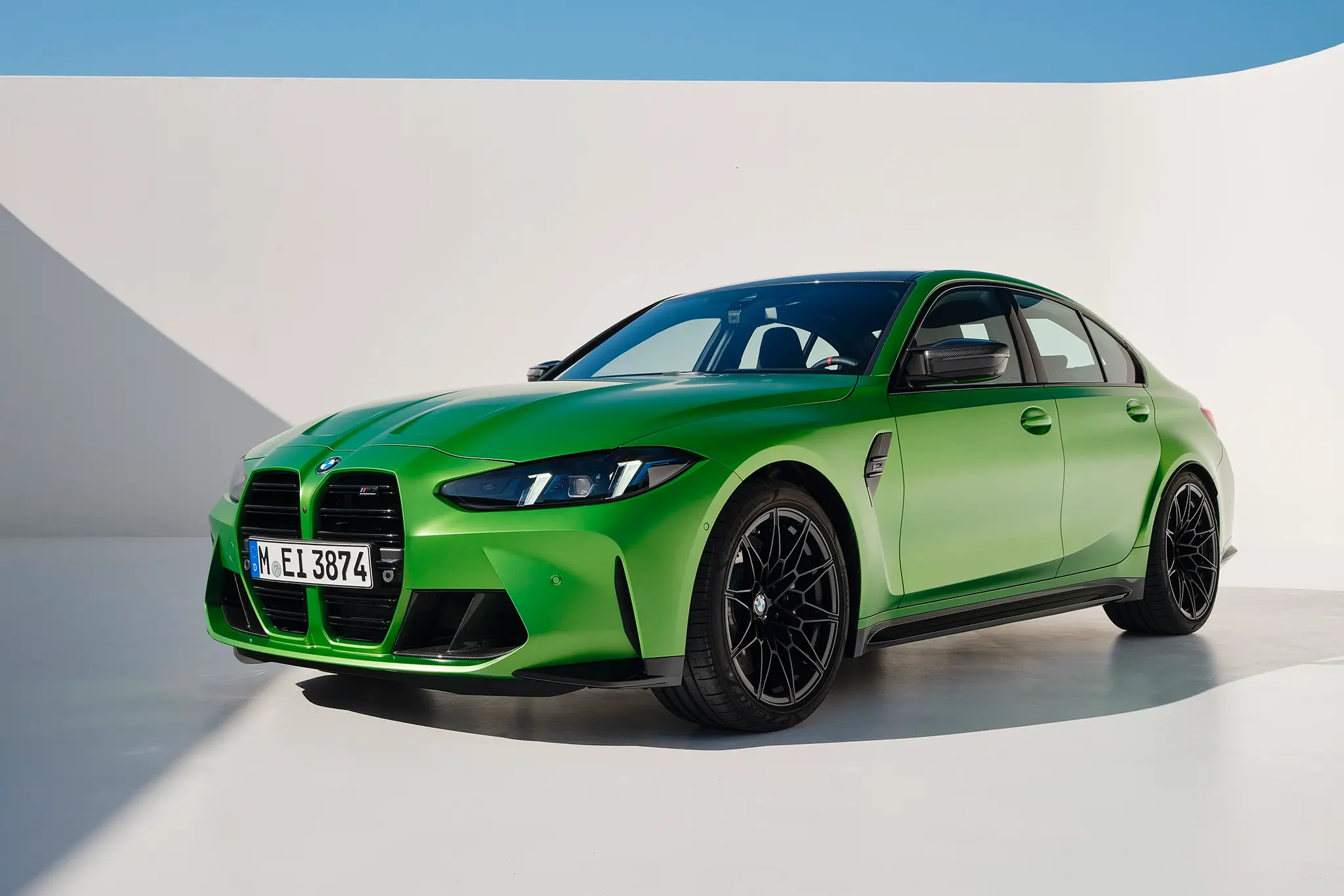 M3 Touring - 3/4 de frente