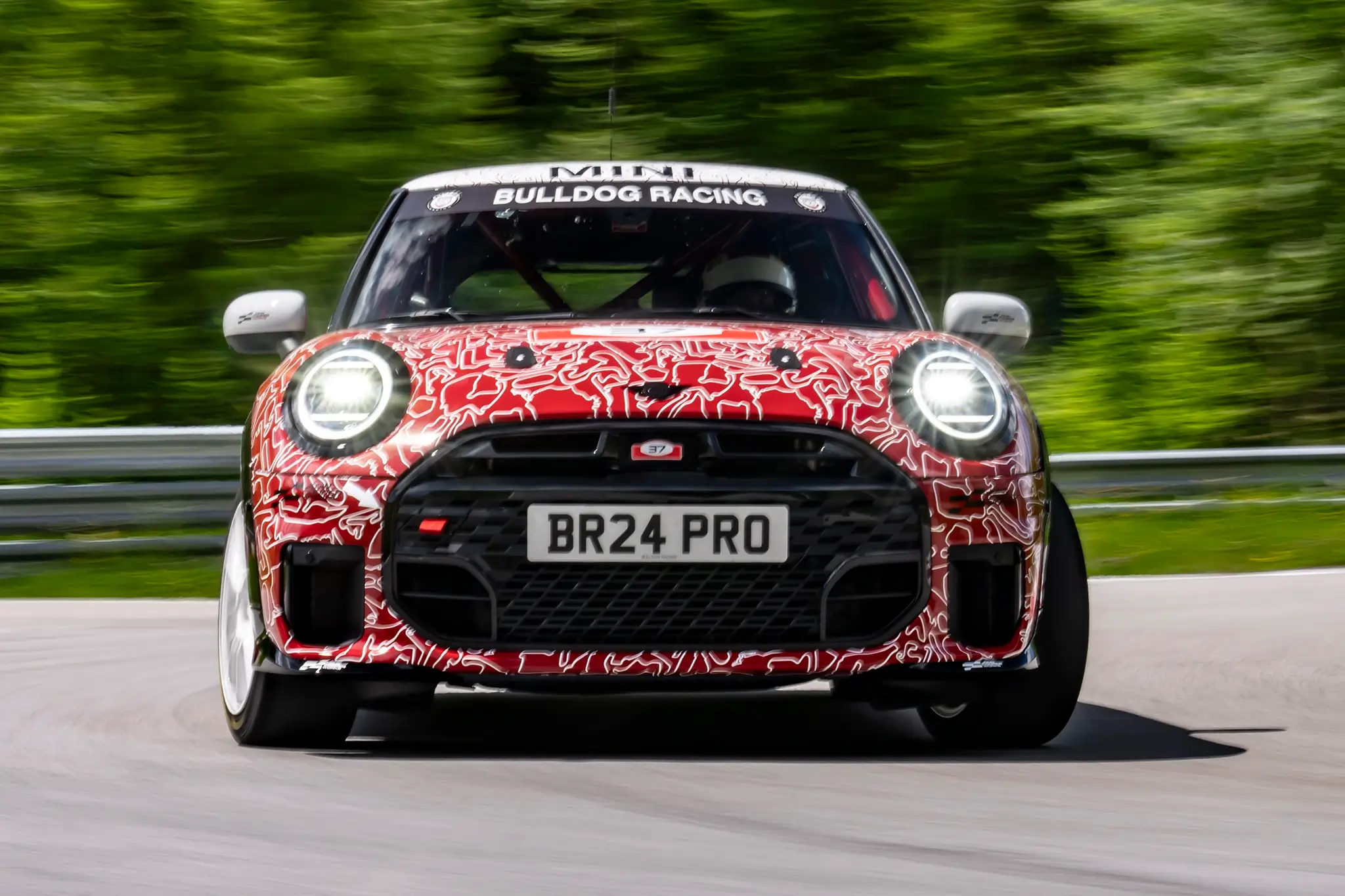 MINI Cooper JCW 24h Nür - frente em andamento