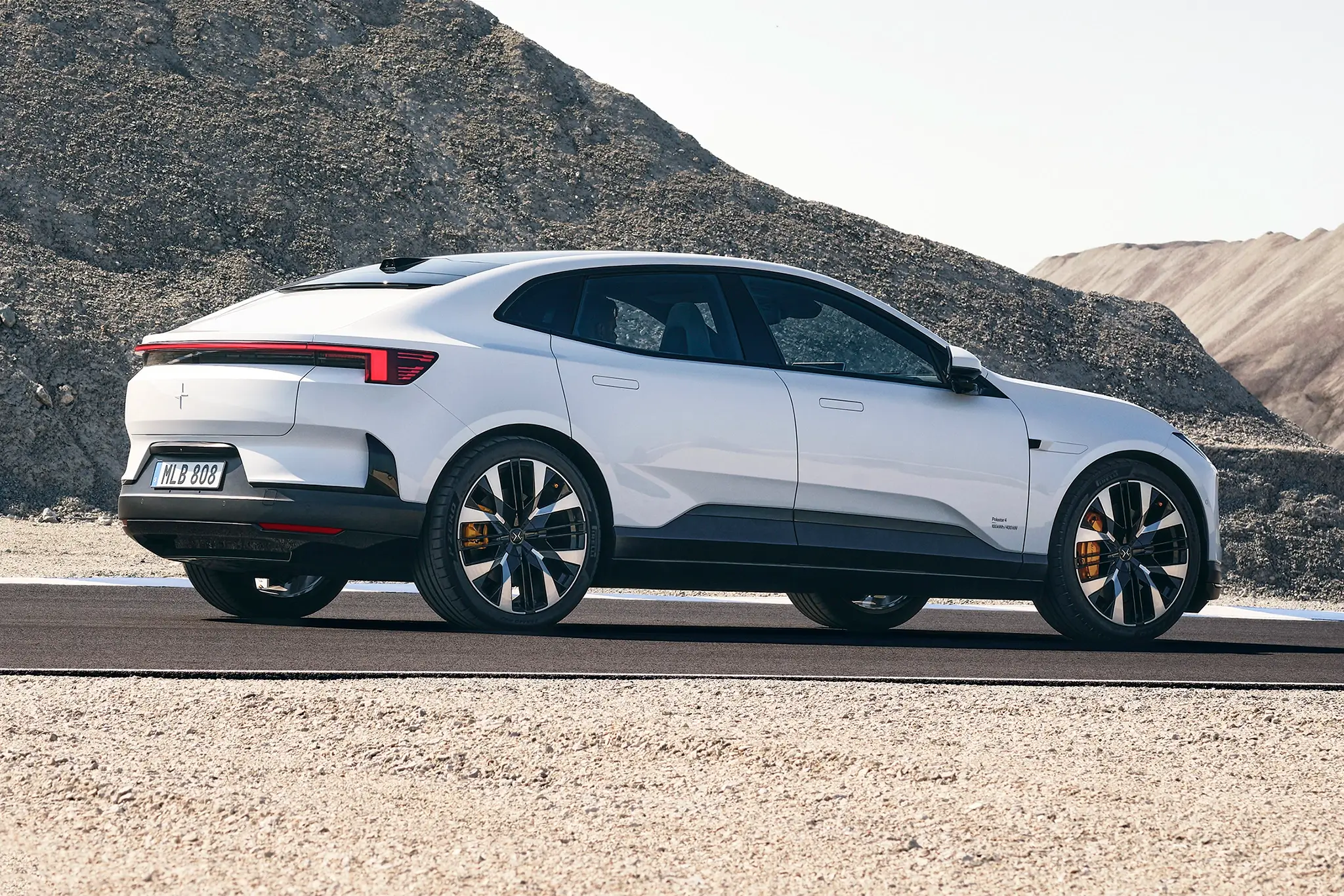 Polestar 4 - 3/4 de traseira