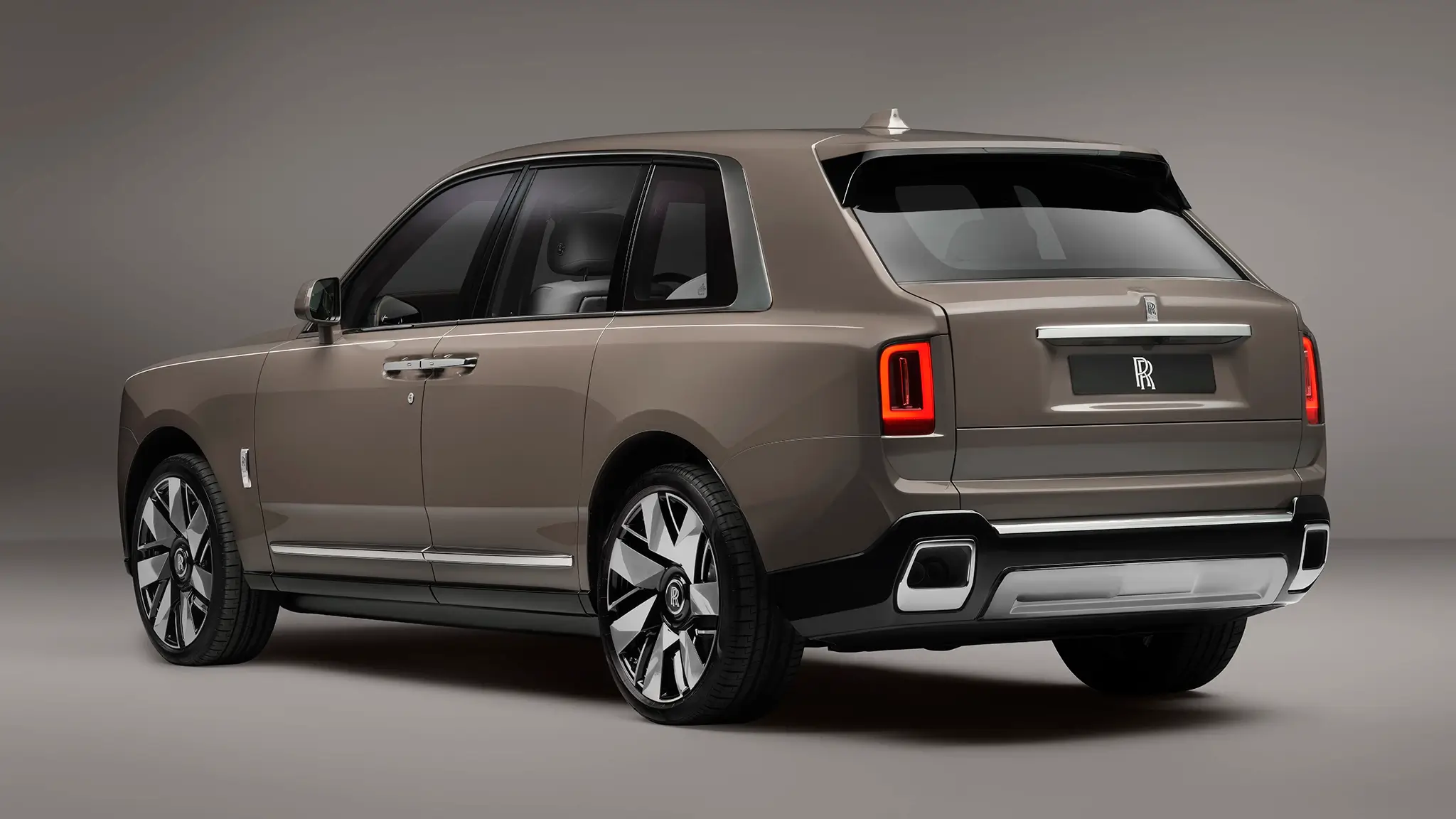 RR Cullinan Series II - 3/4 de traseira