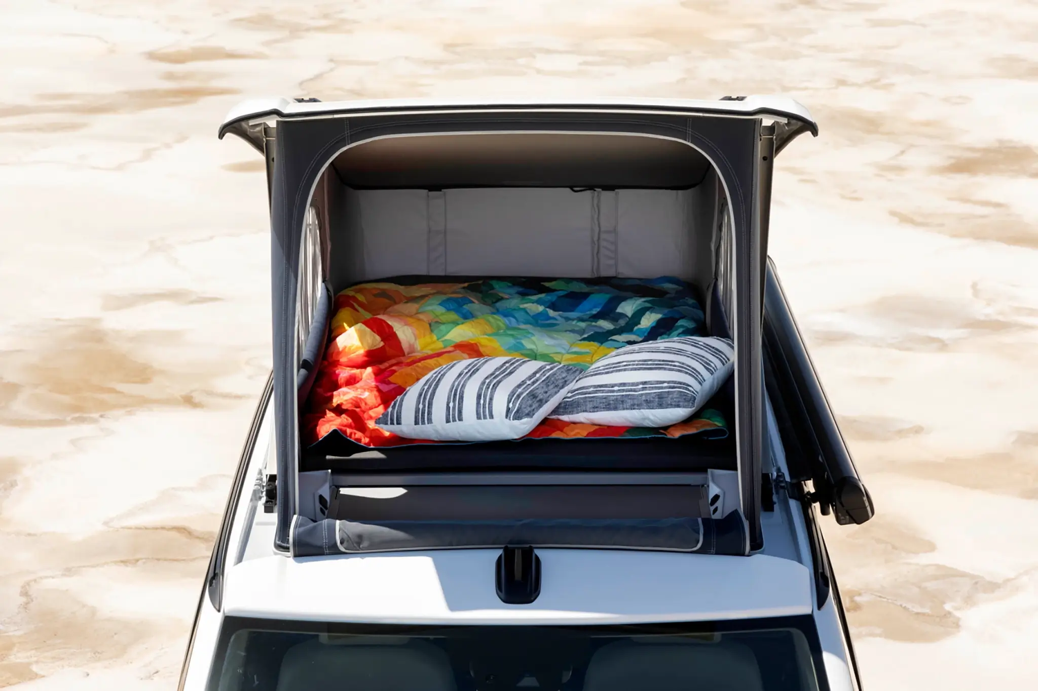 Volkswagen California - cama no tejadilho
