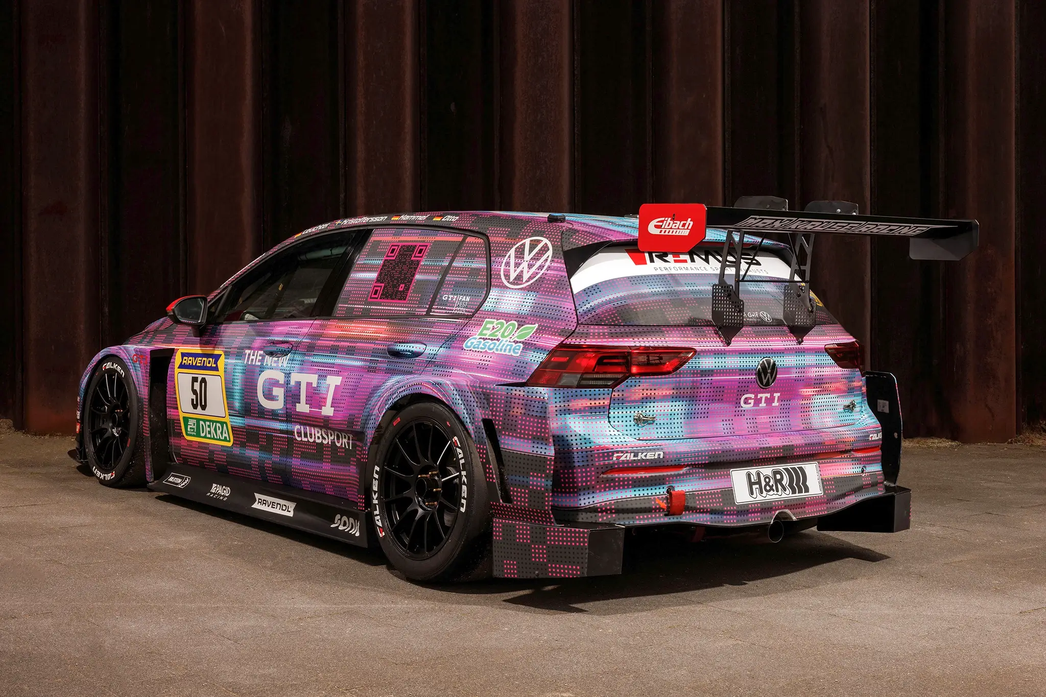 Volkswagen Golf GTI Mk8 de competição - 3/4 de traseira