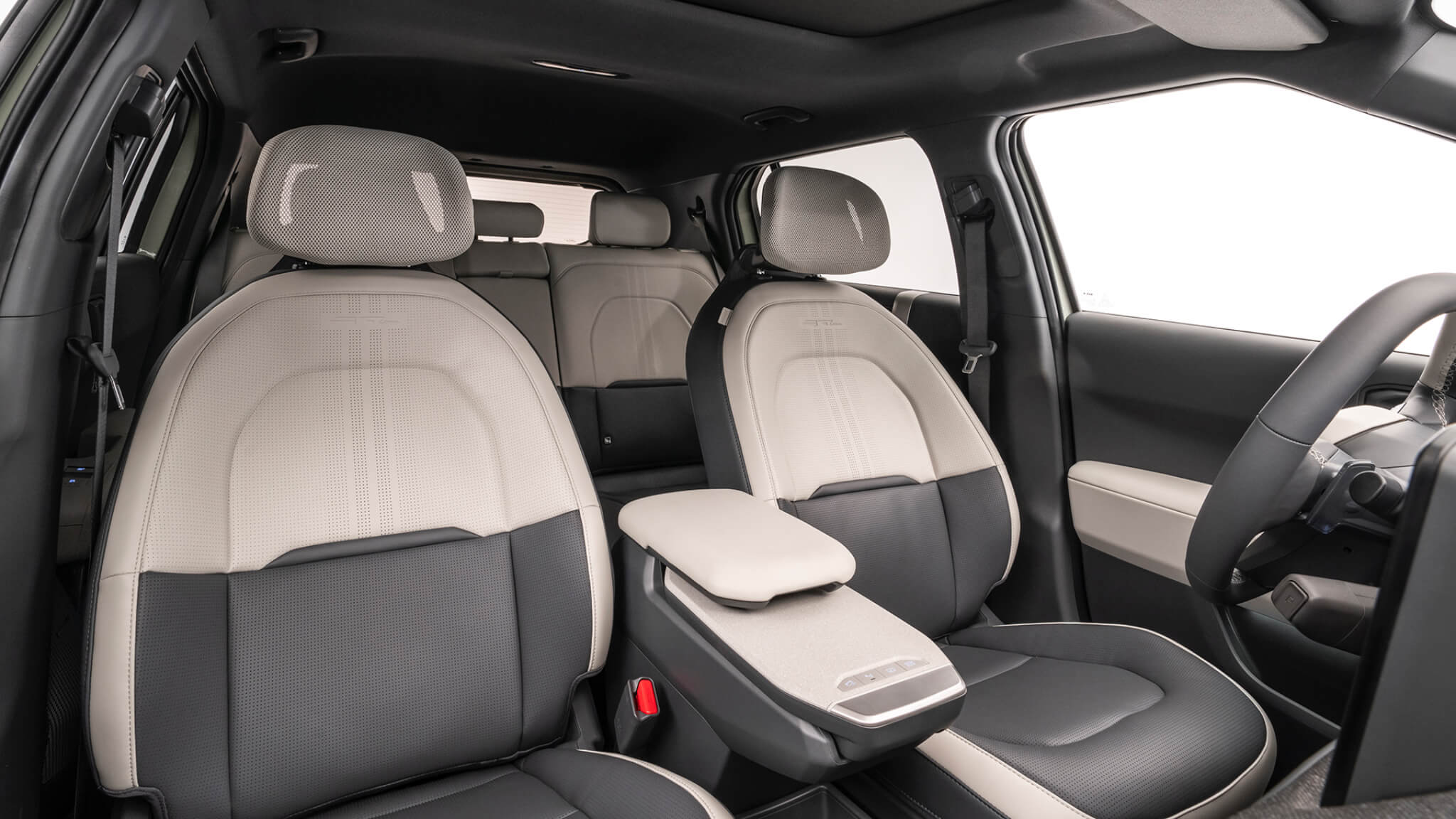 Kia EV3 bancos dianteiros