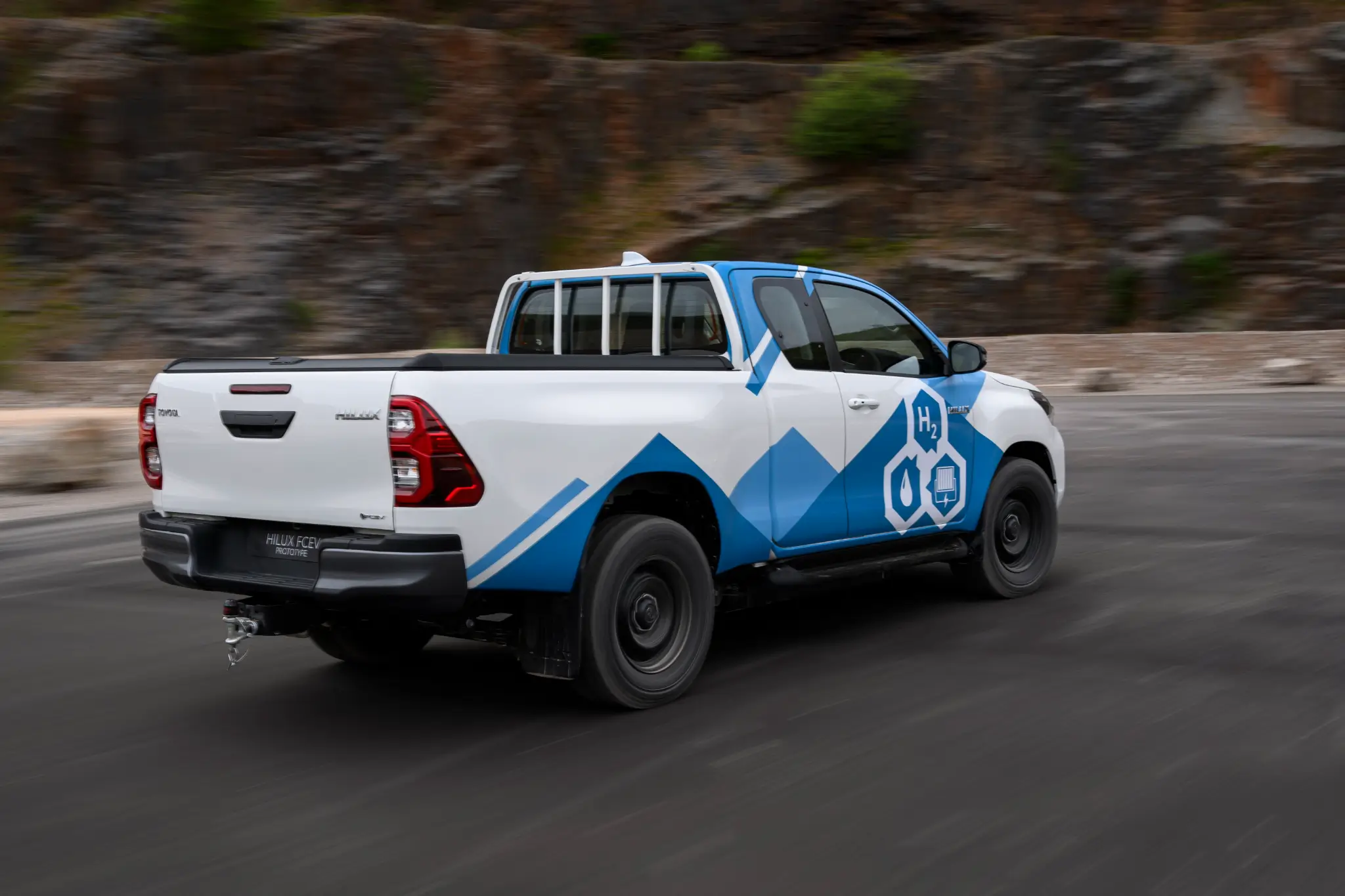 Traseira Toyota Hilux hidrogénio