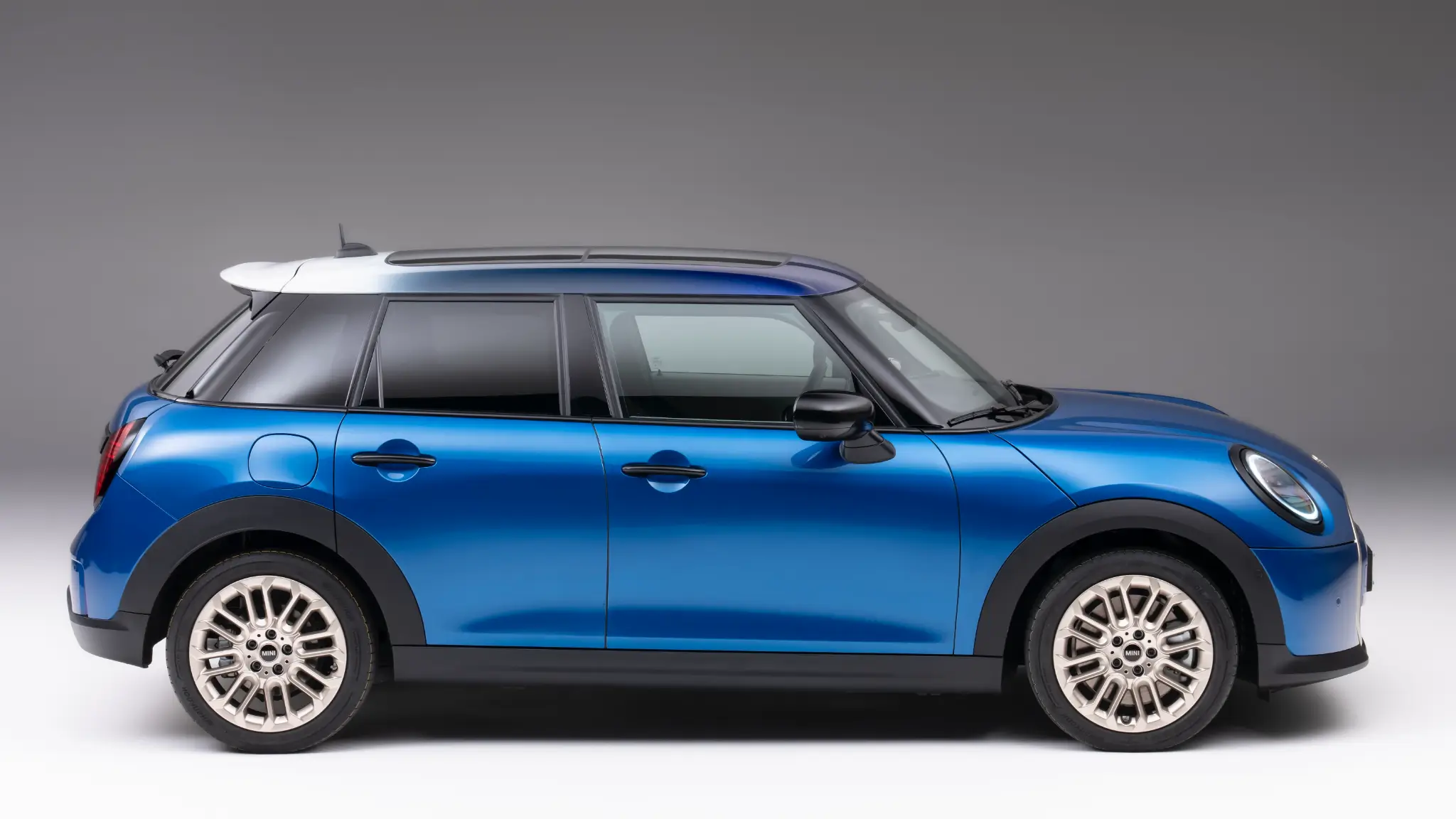 MINI Cooper 5 portas perfil