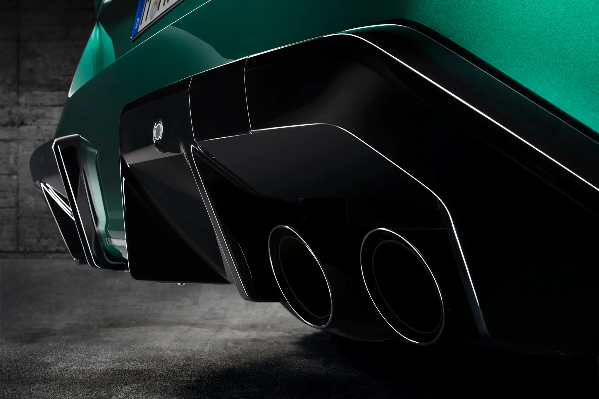 BMW M5 - difusor de ar traseiro e saídas de escape