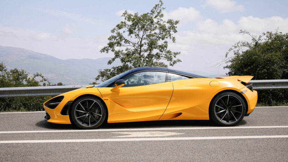 McLaren 720S-2
