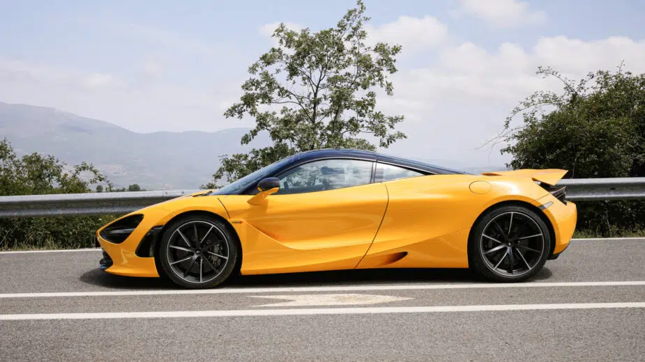 McLaren 720S-2