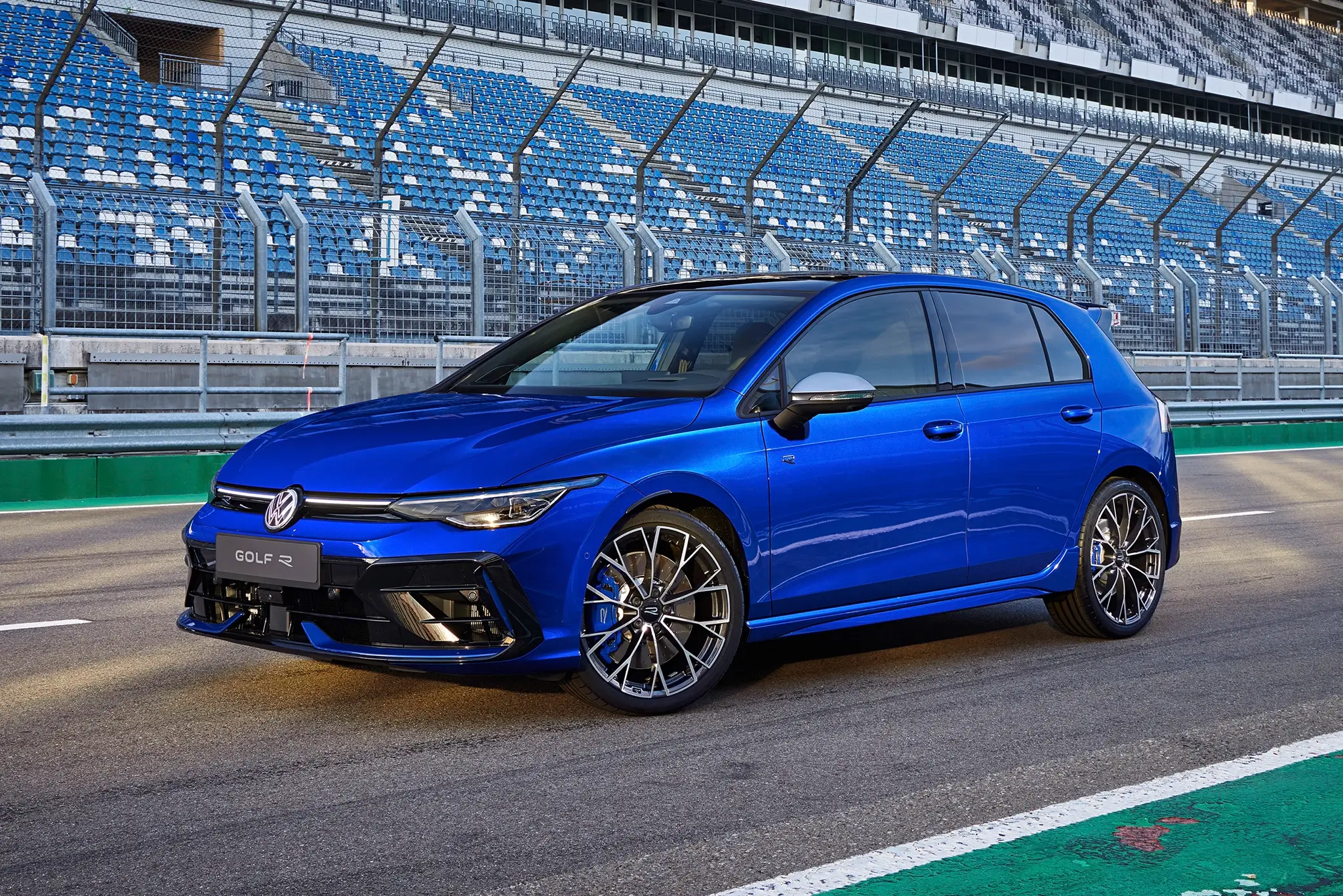 Volkswagen Golf R - 3/4 de frente