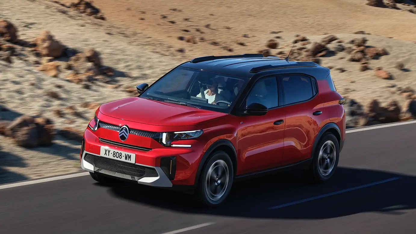 Citroën C3 Aircross na estrada, frente 3/4